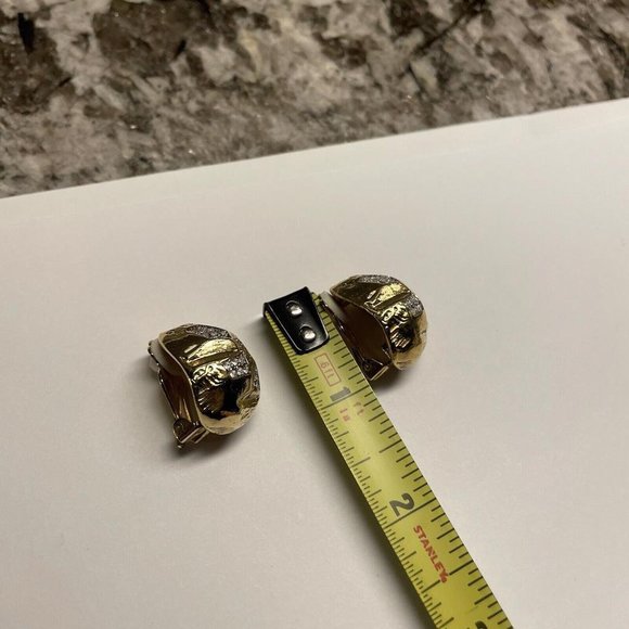 Designer HUTTON WILKINSON Gold Tone Clip on Clip-on Earrings - Picture 3 of 9